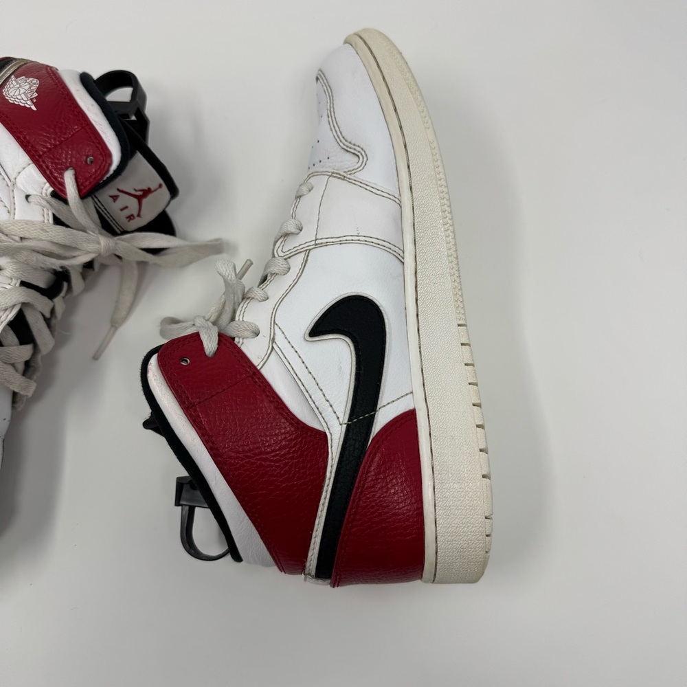 Size 6.5 Youth Nike Air Jordan 1 Mid white Chicago 554725-116 - Picture 7 of 14